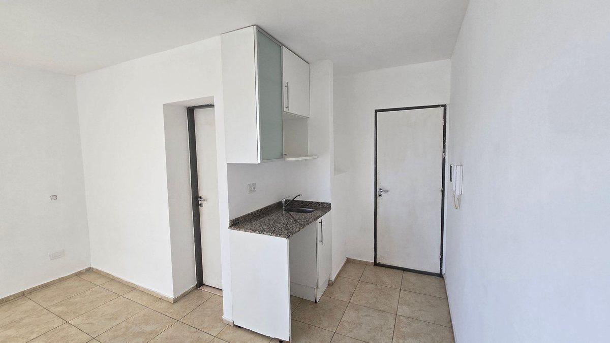 ALQUILER MONOAMBIENTE ARROYITO