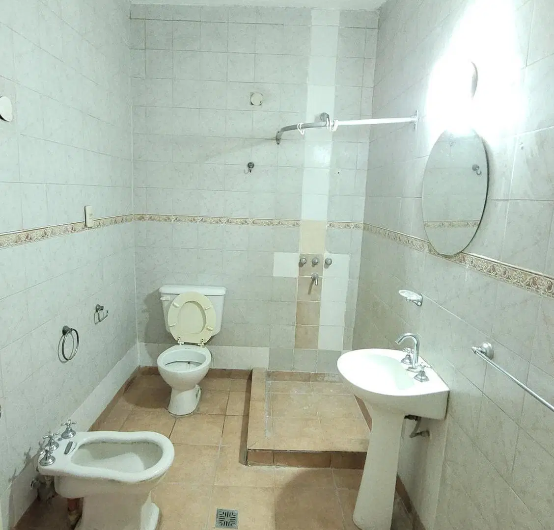 CASA PLANTA ALTA Y  LOCAL , BV. OROÑO, SAN LORENZO 5