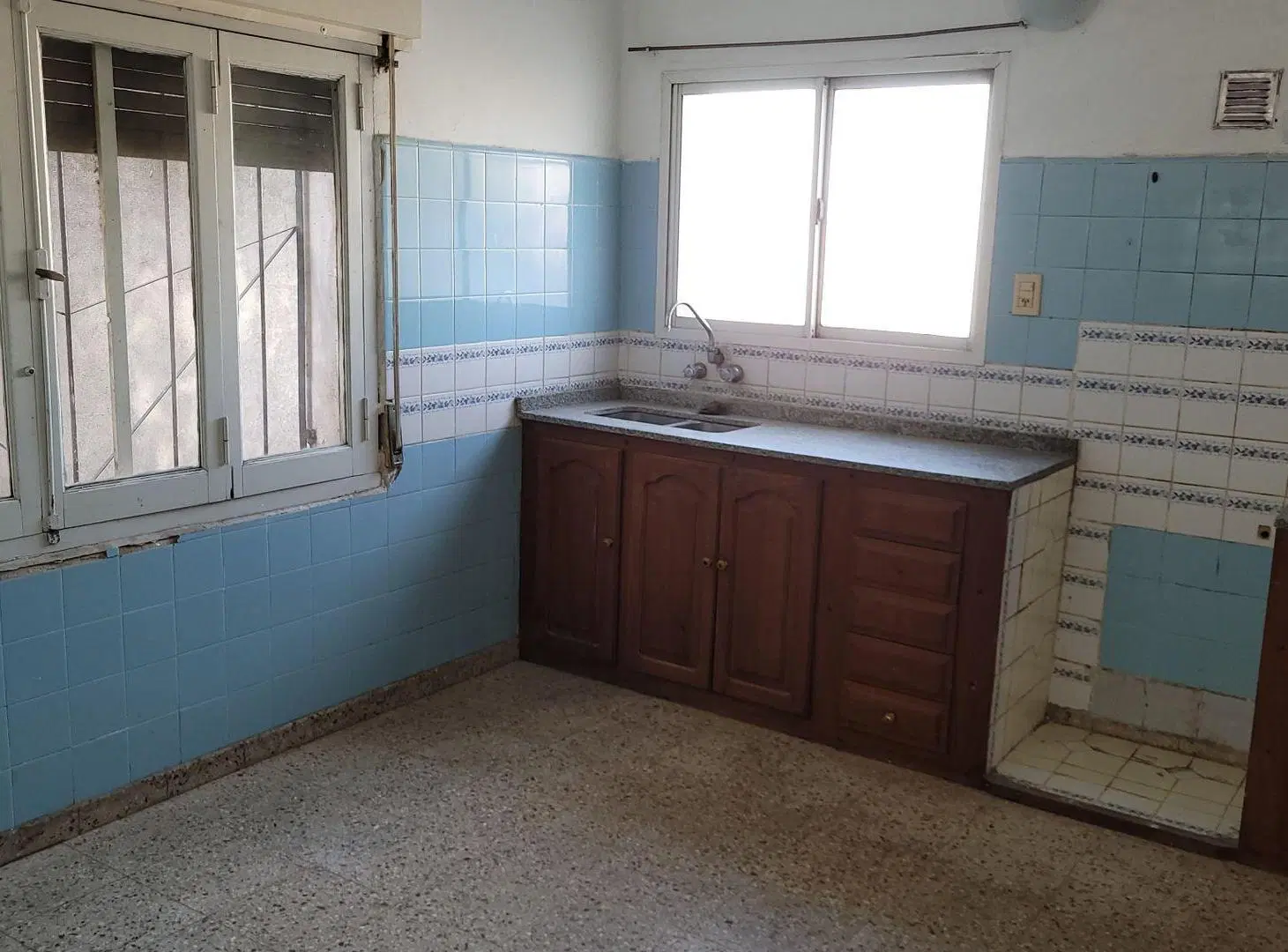 CASA PLANTA ALTA Y  LOCAL , BV. OROÑO, SAN LORENZO 2