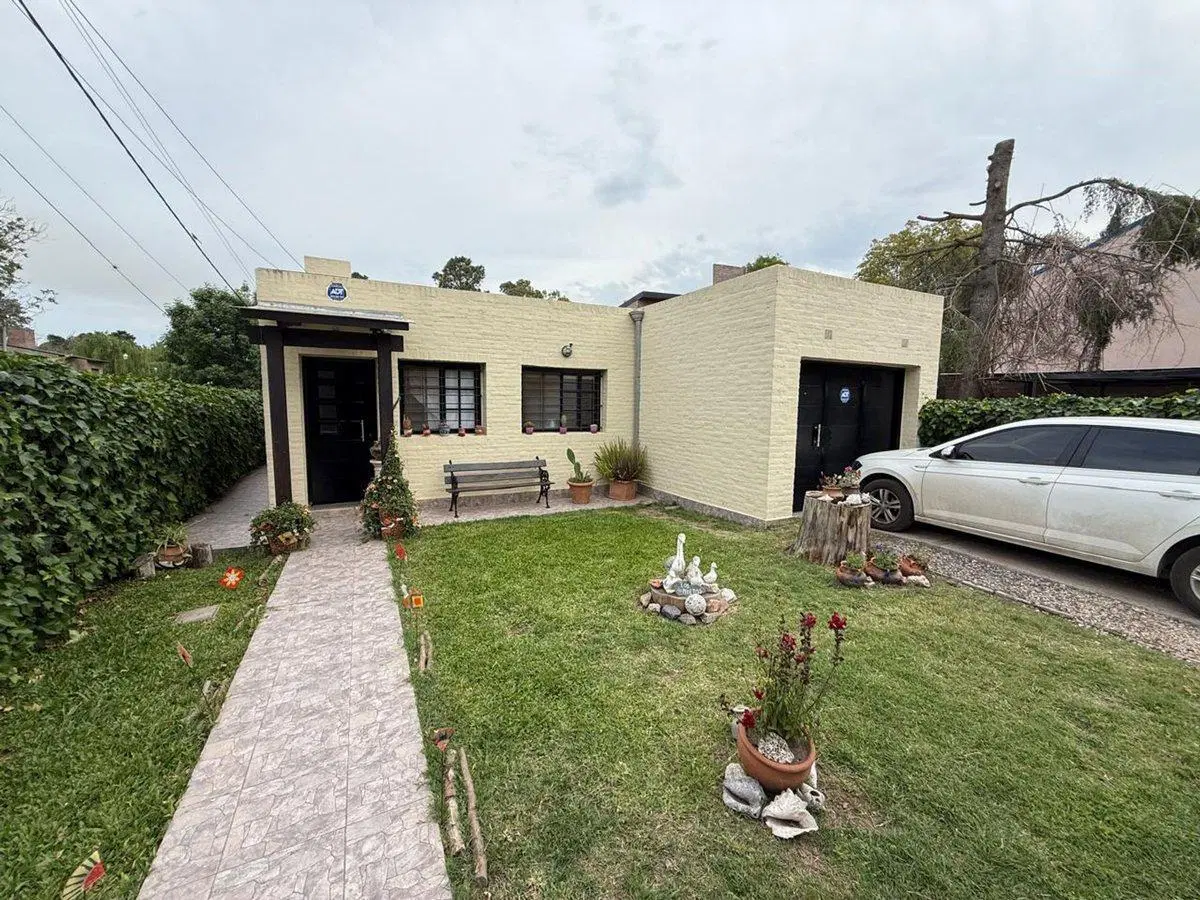 VENTA CASA 2 DORMITORIOS Bº LOS NOGALES IBARLUCEA 3