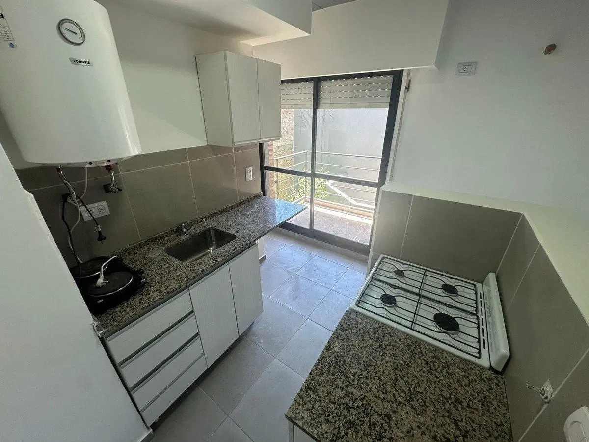 DEPARTAMENTO UN DORMITORIO VENTA BALCÓN 4
