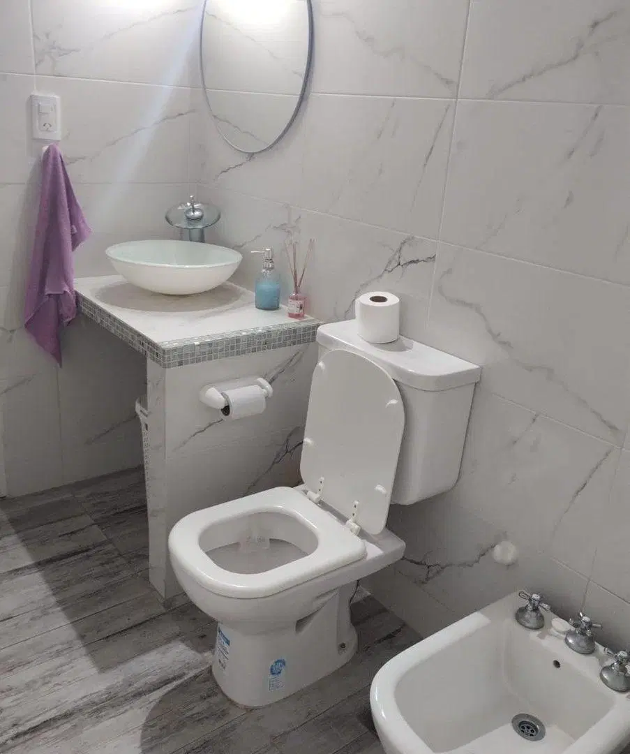 VENTA CASA TRES DORMITORIOS PILETA EN LA CAROLINA 4