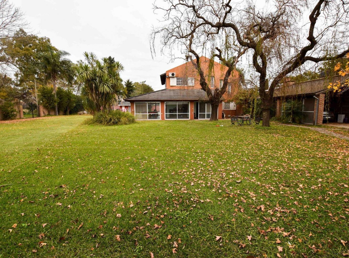 VENTA CASA 3 DORMITORIOS 6 LOTES CANCHA DE TENIS