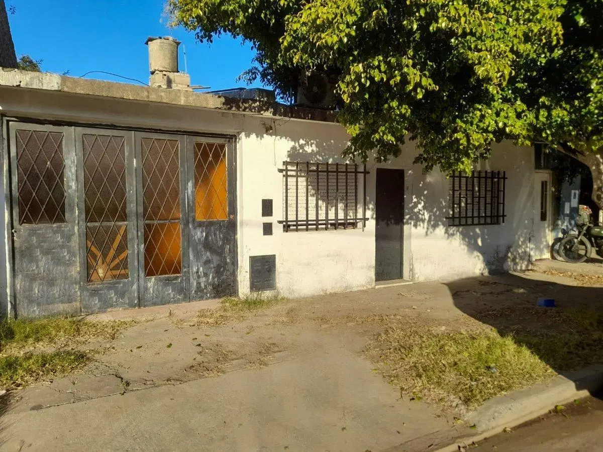 Casa en Barrio La Guardia- Dos Dormitorios- Venta 3