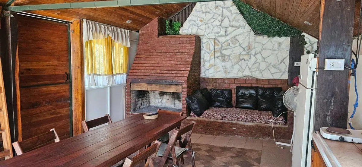 CABAÑA EN VENTA CON PILETA PTO. GABOTO 3
