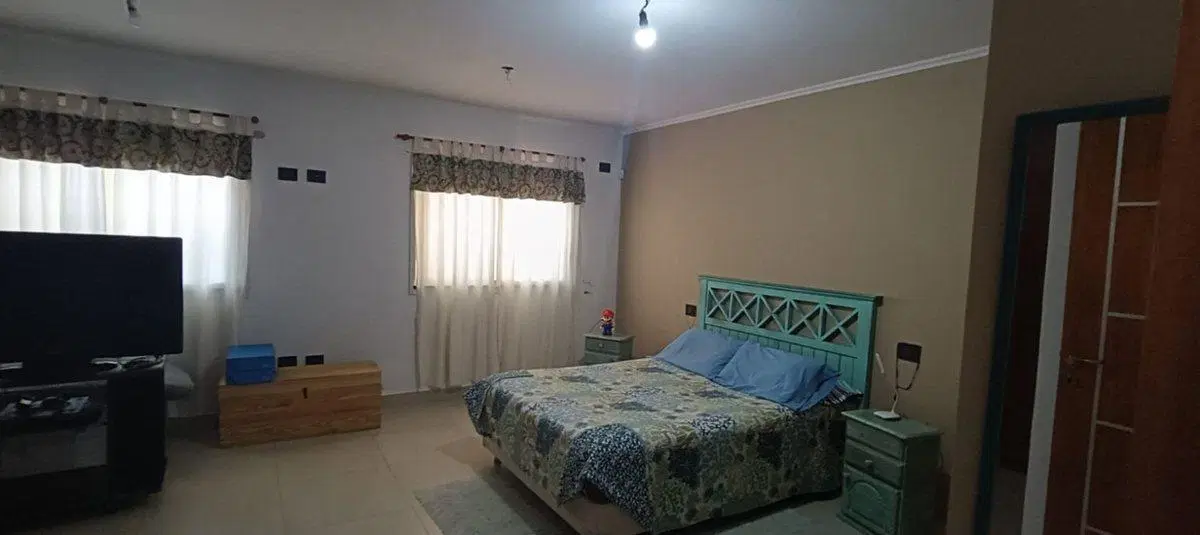 VENTA CASA 2 DORMITORIOS IBARLUCEA COCHERA PILETA 4