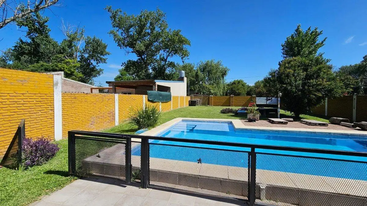 VENTA DE TERRENO CON QUINCHO Y PILETA EN IBARLUCEA 4
