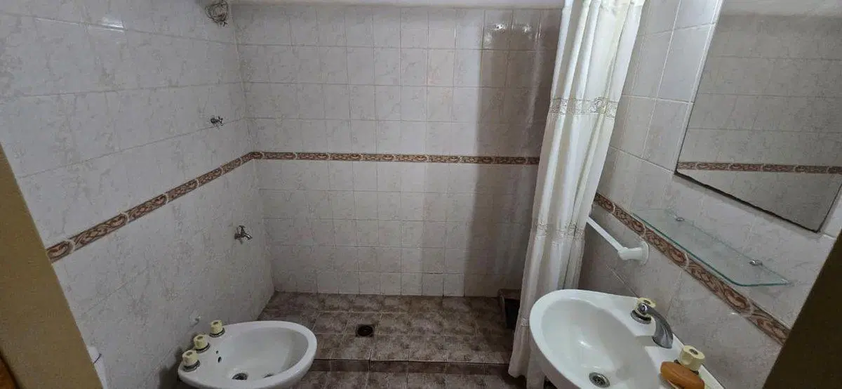 Venta Casa con Pileta Villa Elvira 5