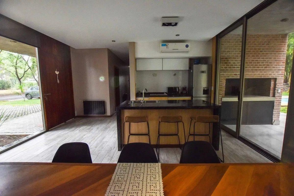 VENTA CASA 3 DORMITORIOS PILETA PUERTO PARAISO 3