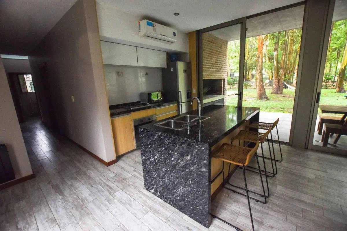 VENTA CASA 3 DORMITORIOS PILETA PUERTO PARAISO 2