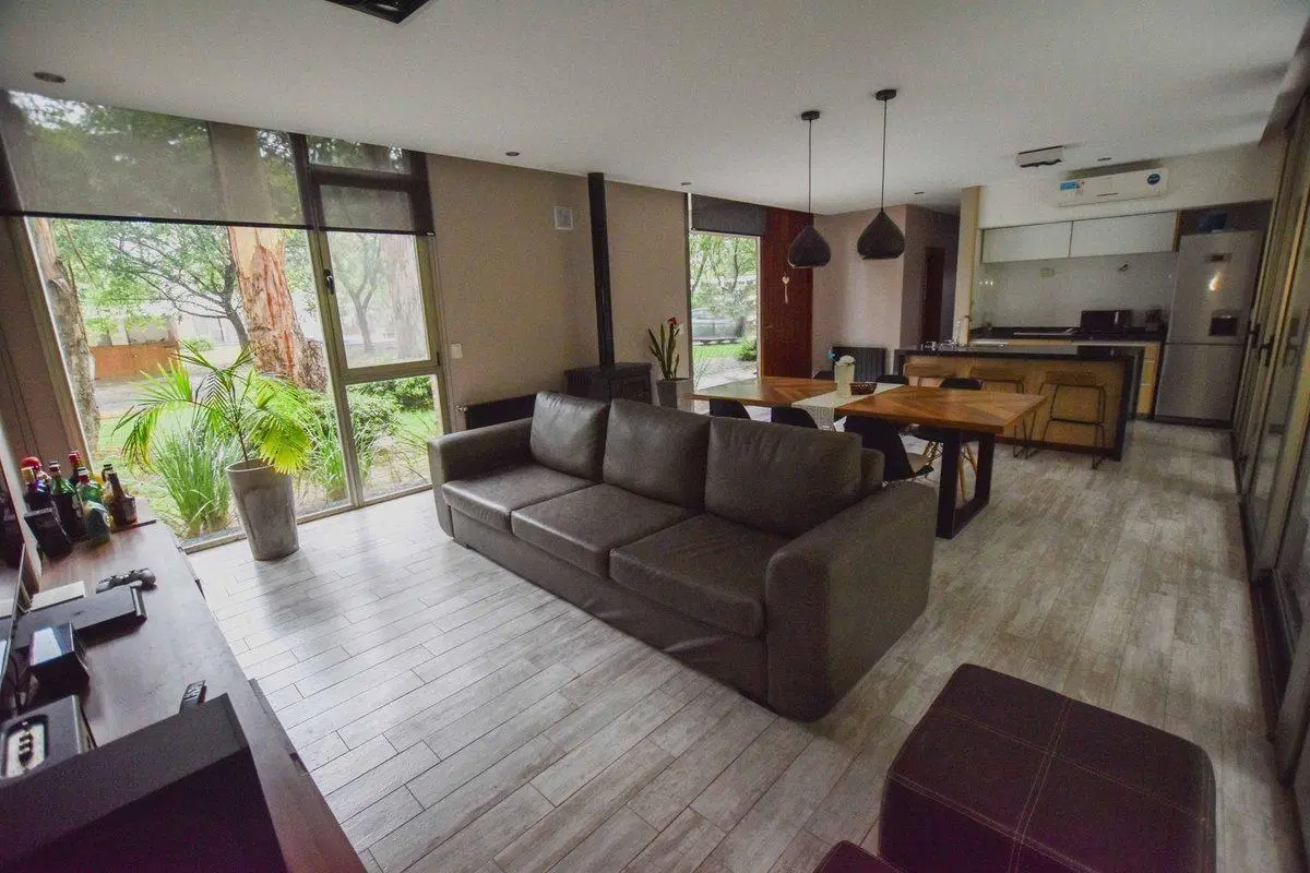 VENTA CASA 3 DORMITORIOS PILETA PUERTO PARAISO 4