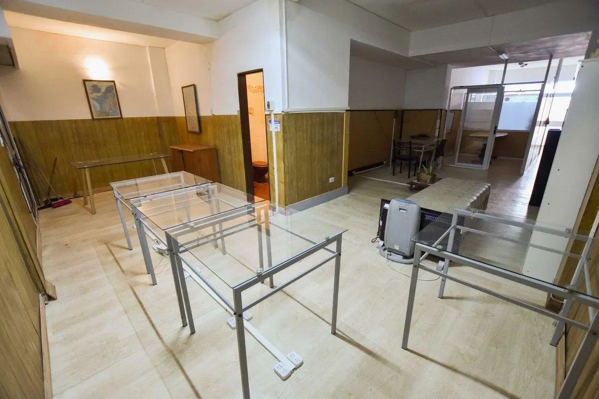 LOCAL COMERCIAL  EN VENTA CON PATIO, BARRIO MARTIN 4