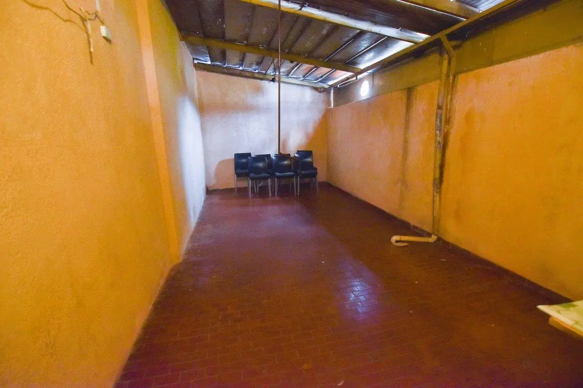 LOCAL COMERCIAL  EN VENTA CON PATIO, BARRIO MARTIN 3