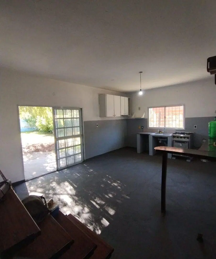 VENTA CASA/ DUPLEX 2 DORMITORIOS / PATIO- ROLDÁN 5