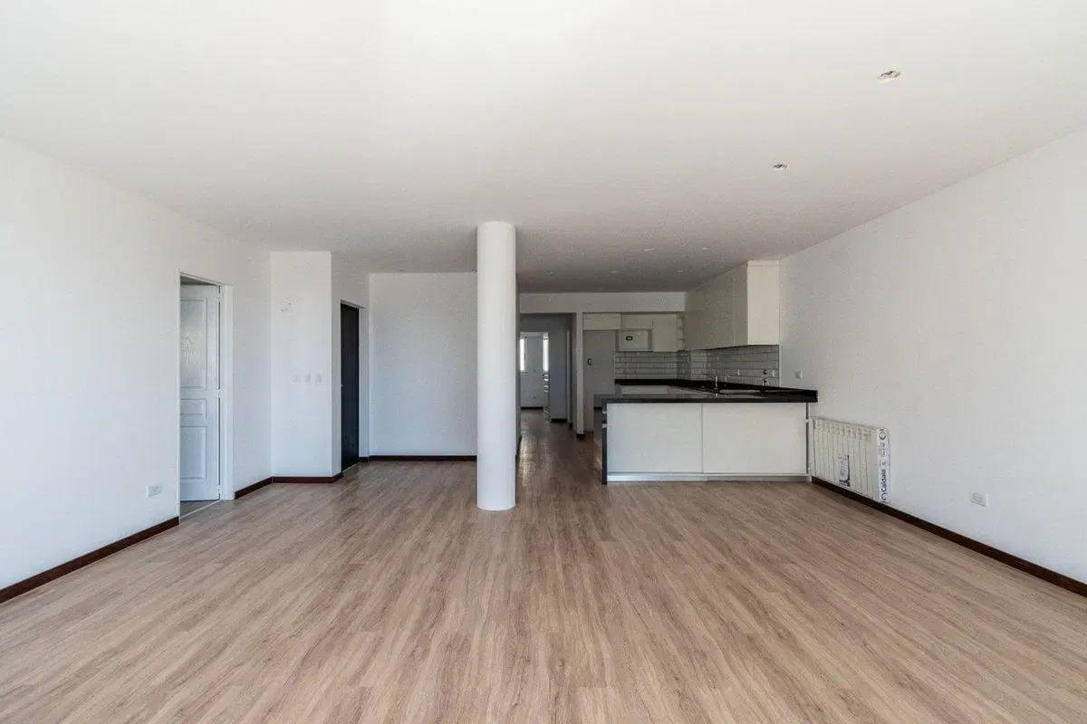 VENTA DE DUPLEX 2 DORMITORIOS DE POZO 4