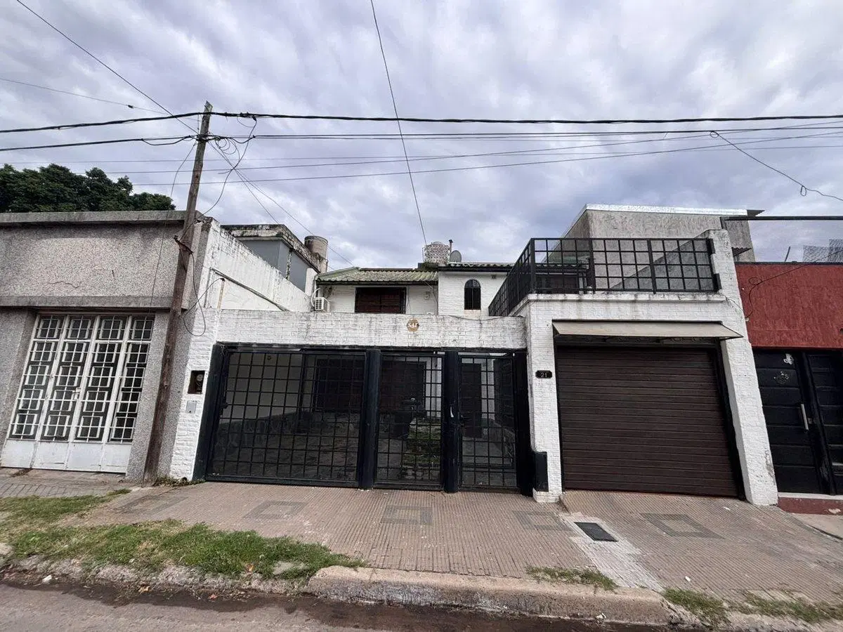 VENTA CASA 3 DORMITORIOS - BARRIO INDUSTRIAL 5