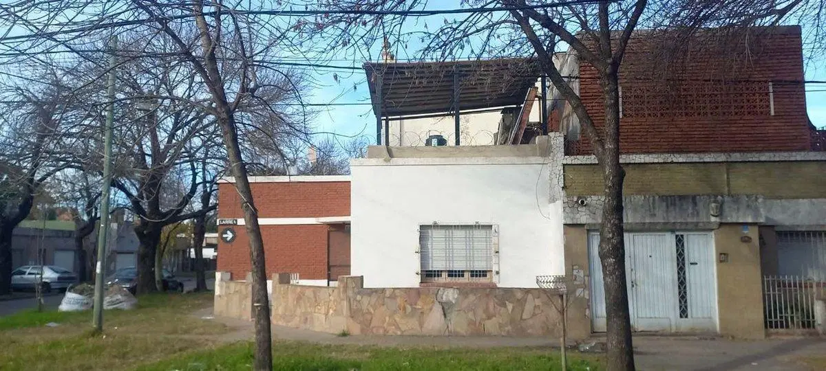 VENTA CASA 2 DORMITORIOS APTA CREDITO AZCUENAGA 5
