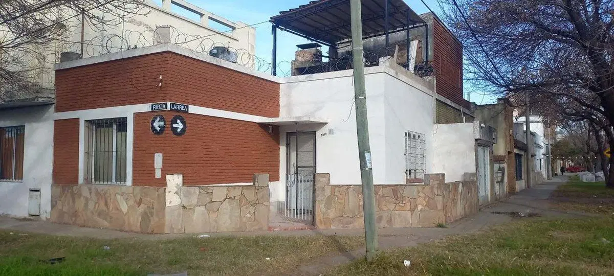 VENTA CASA 2 DORMITORIOS APTA CREDITO AZCUENAGA 4