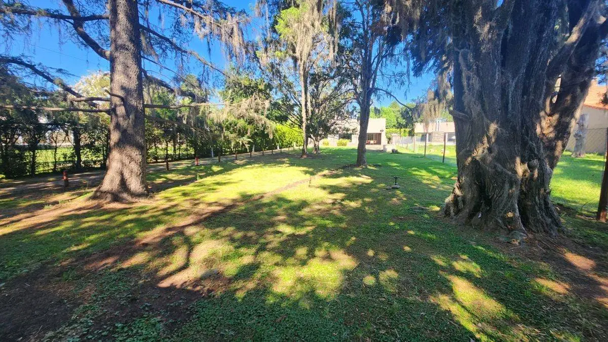 VENTA CASA DOS DORMITORIOS, PARQUE PILETA. FUNES 2