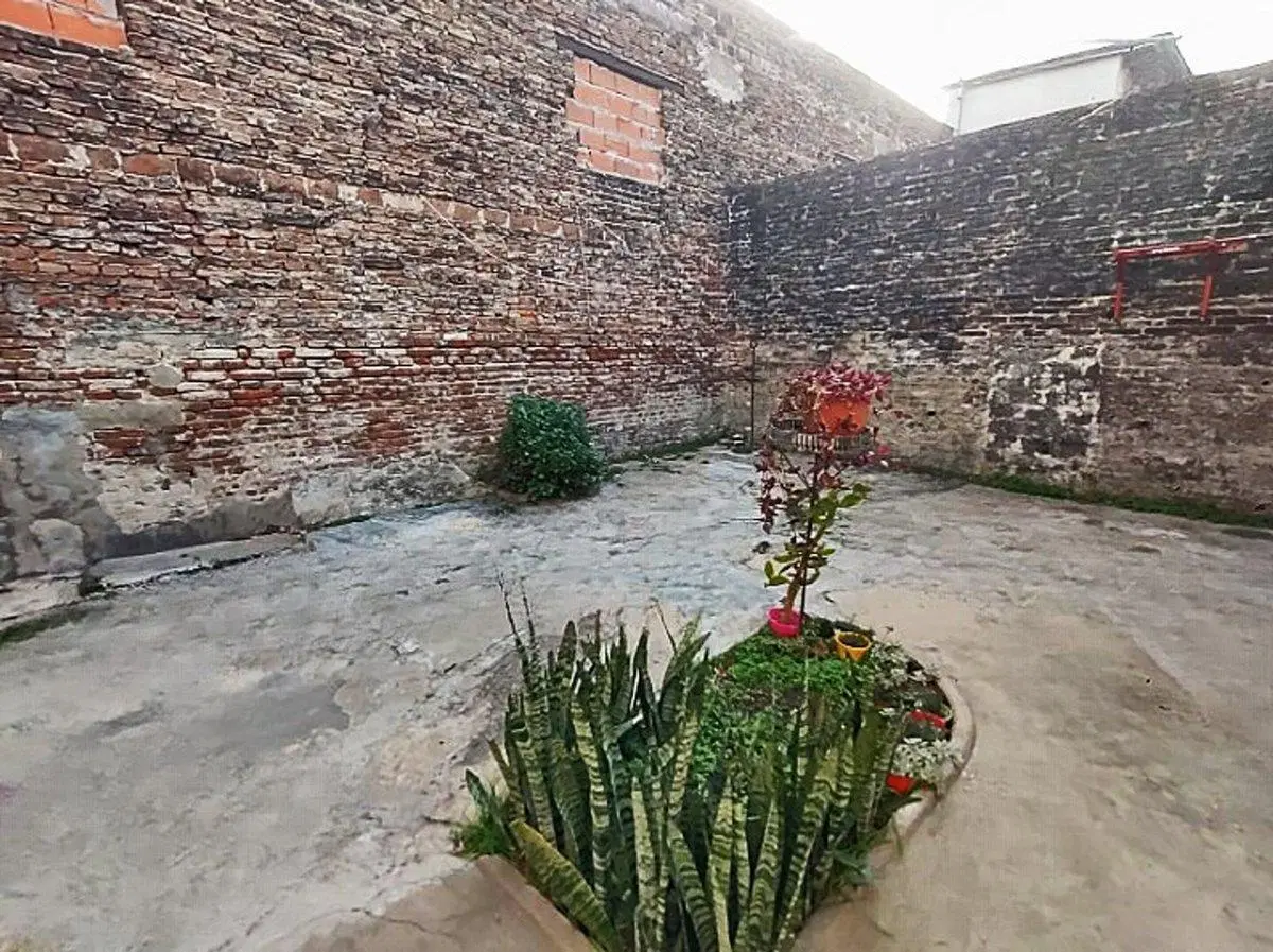 VENTA CASA AL FRENTE 2 DORMITORIOS COCHERA PATIO 2
