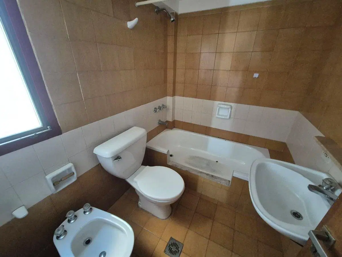 VENTA 2 DORMITORIOS, COCHERA, BAULERA- ALBERDI. 5