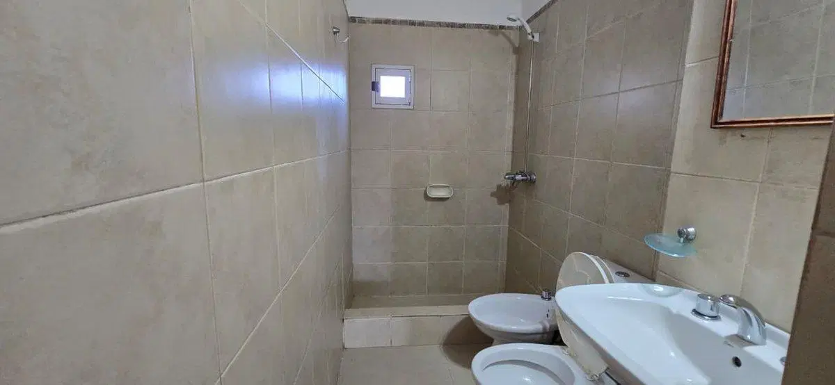 Venta Departamento Monoambiente escalera Lourdes 4