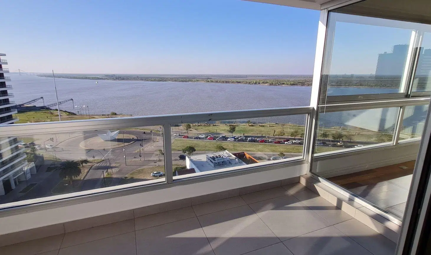 VENTA DEPARTAMENTO 2 DORMITORIOS, BALCÓN  ZONA RIO 2