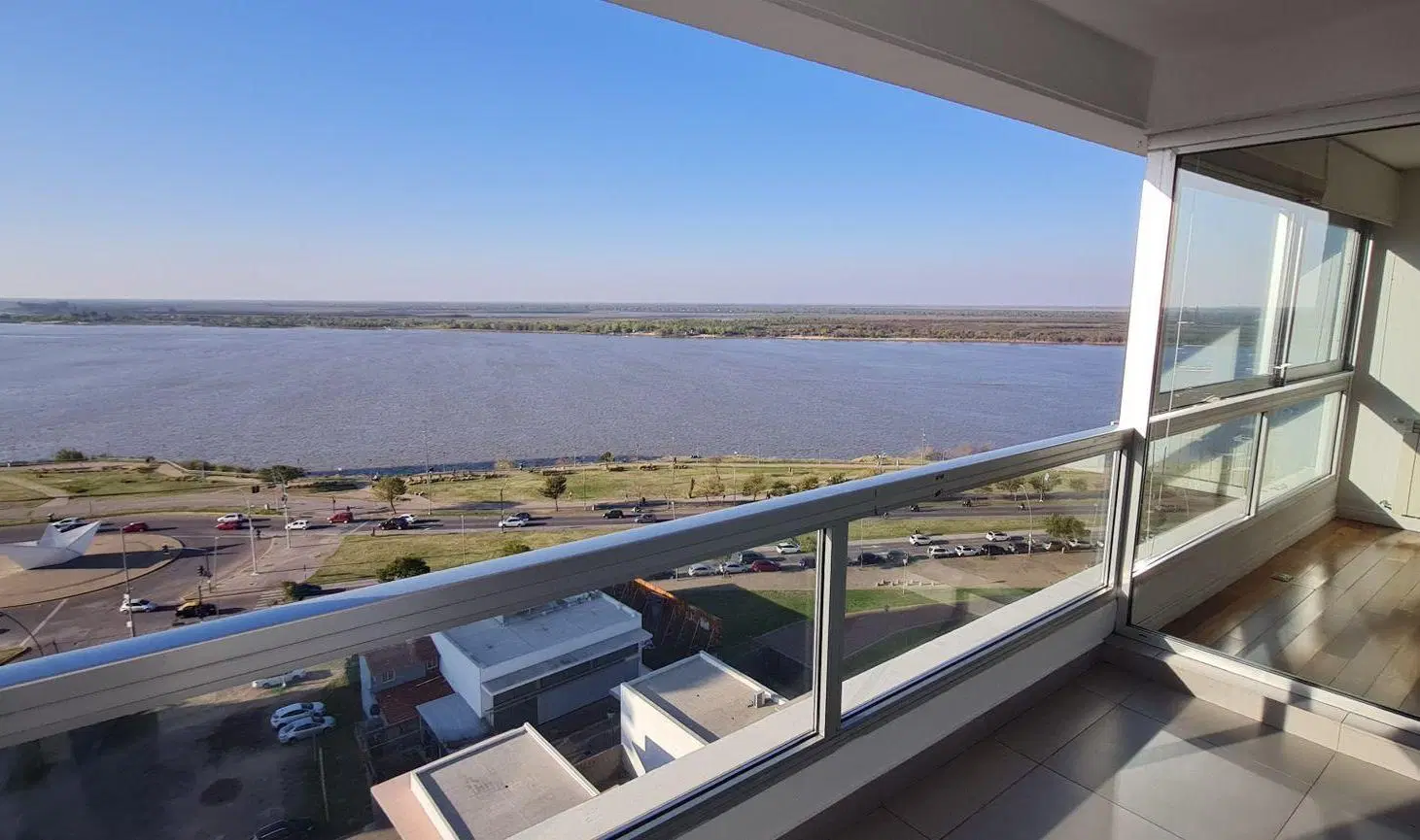 VENTA DEPARTAMENTO 2 DORMITORIOS, BALCÓN  ZONA RIO 3