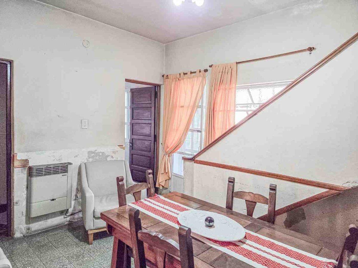 VENTA CASA 3 DORMITORIOS COCHERA BARRIO INDUSTRIAL