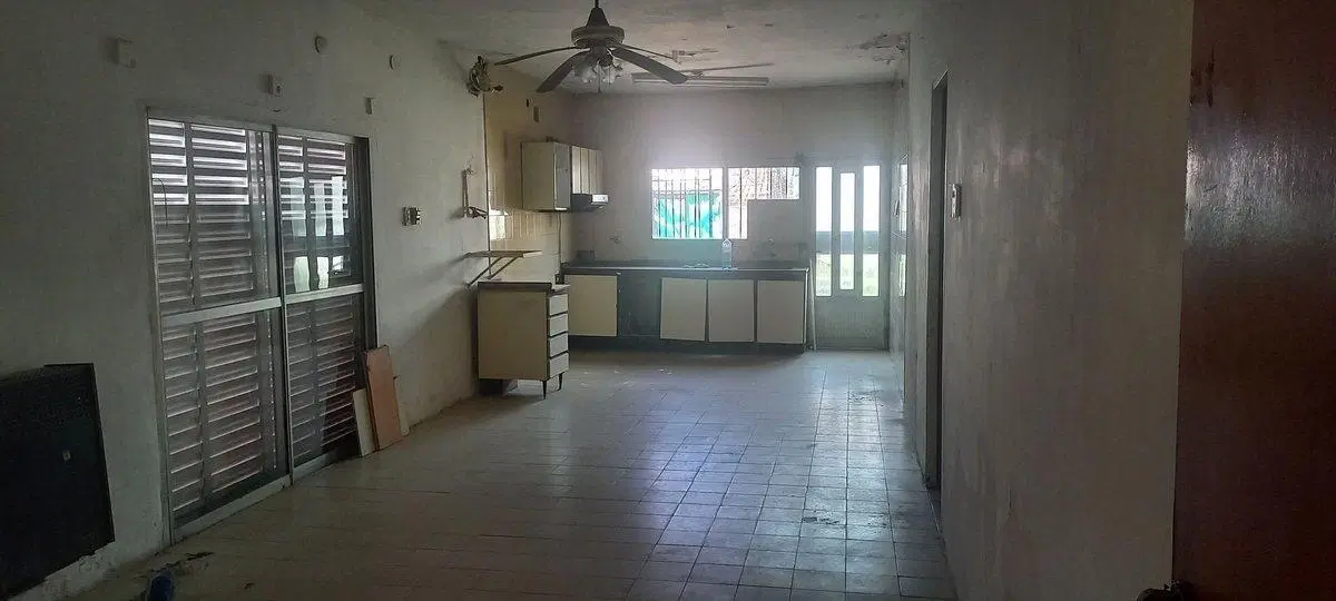 VENTA CASA, COCHERAPUERTO G. SAN MARTIN BARRIO 4