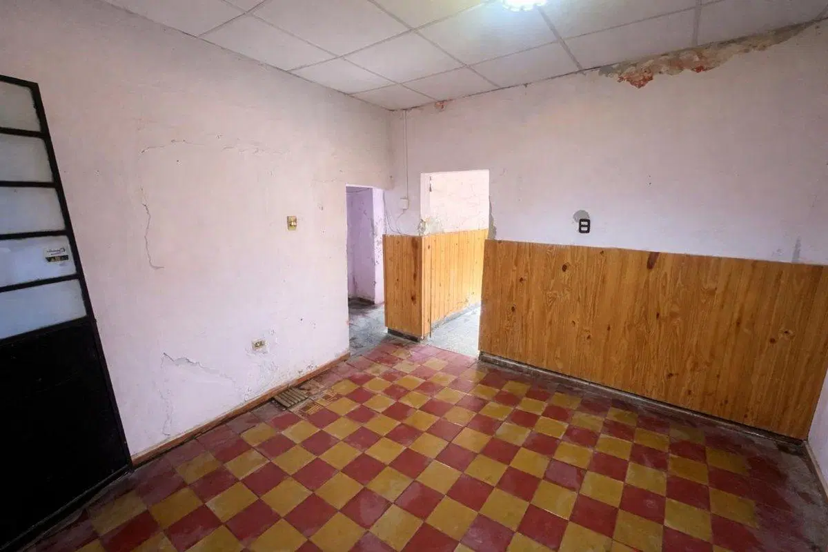 VENTA CASA DOS DORMITORIOS A REFACCIONAR BELGRANO 2
