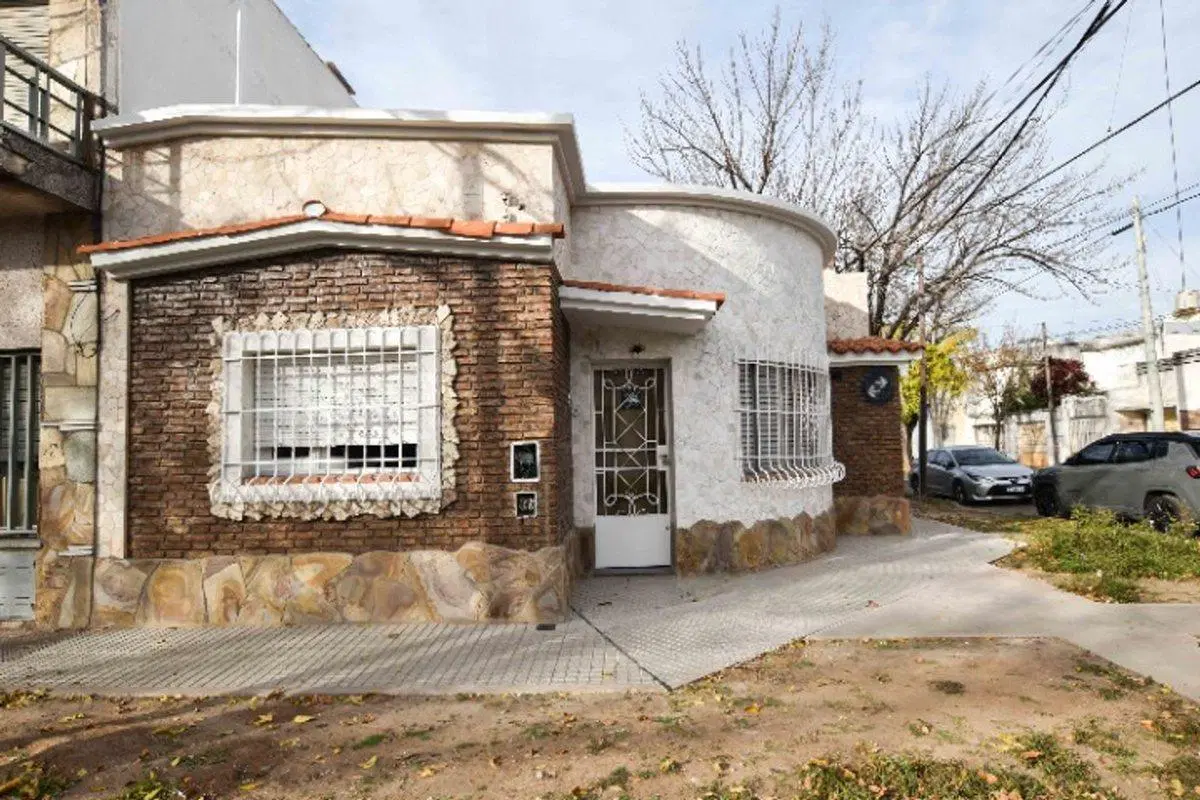Venta casa 2 dormitorios. B Belgrano. APTA CREDITO 3