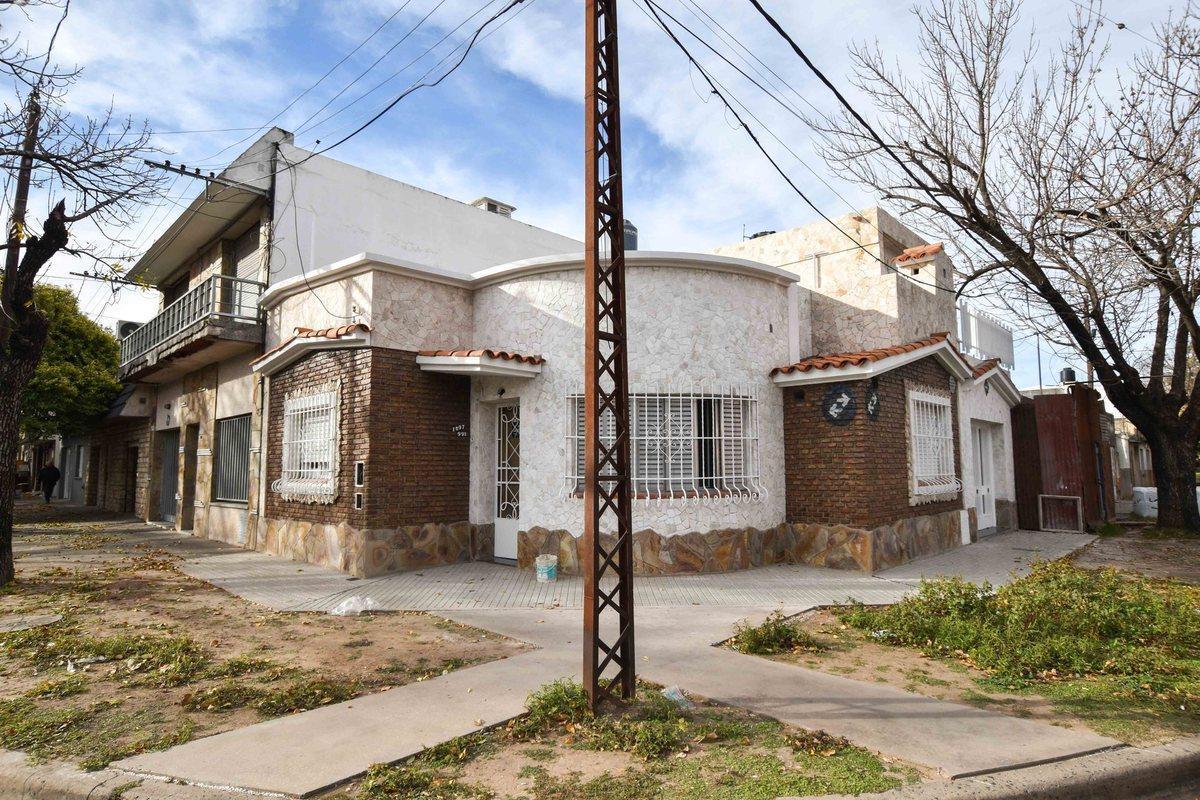 Venta casa 2 dormitorios. B Belgrano. APTA CREDITO