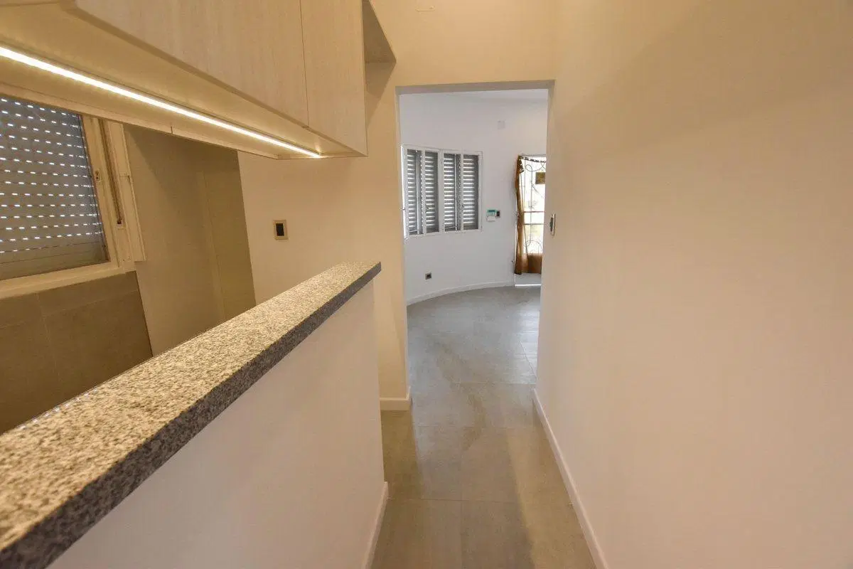 Venta casa 2 dormitorios. B Belgrano. APTA CREDITO 5