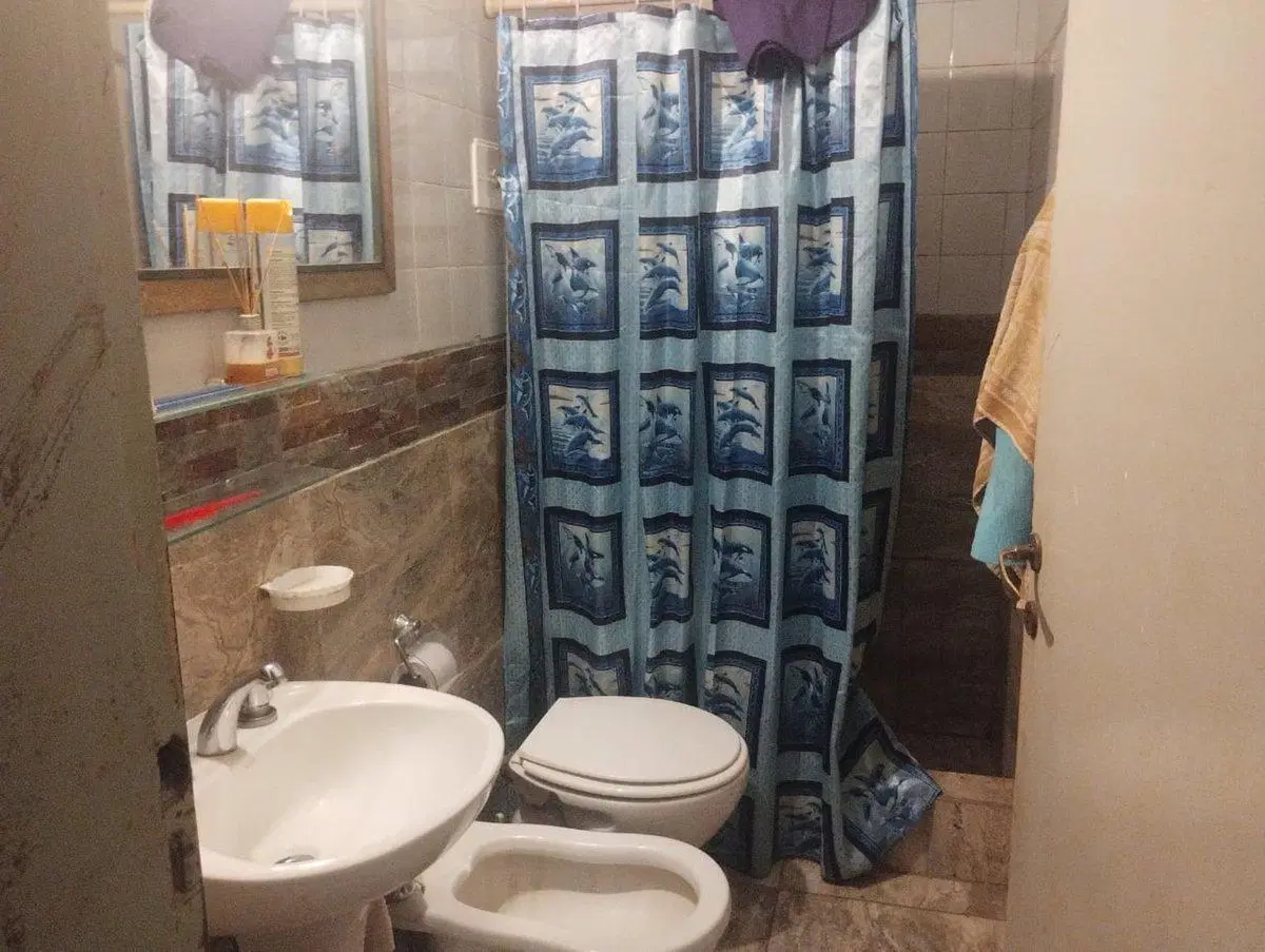 VENTA CASA  DE PASILLO DOS DOMITORIOS FISHERTON 4