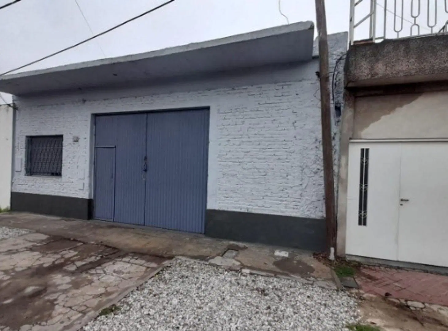 VENTA GALPÓN 219 M2 - BARRIO TRIANGULO 3