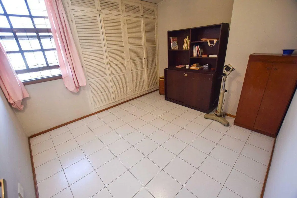 CASA EN VENTA 3 DORMITORIOS + ESTUDIO PATIO ABASTO 5