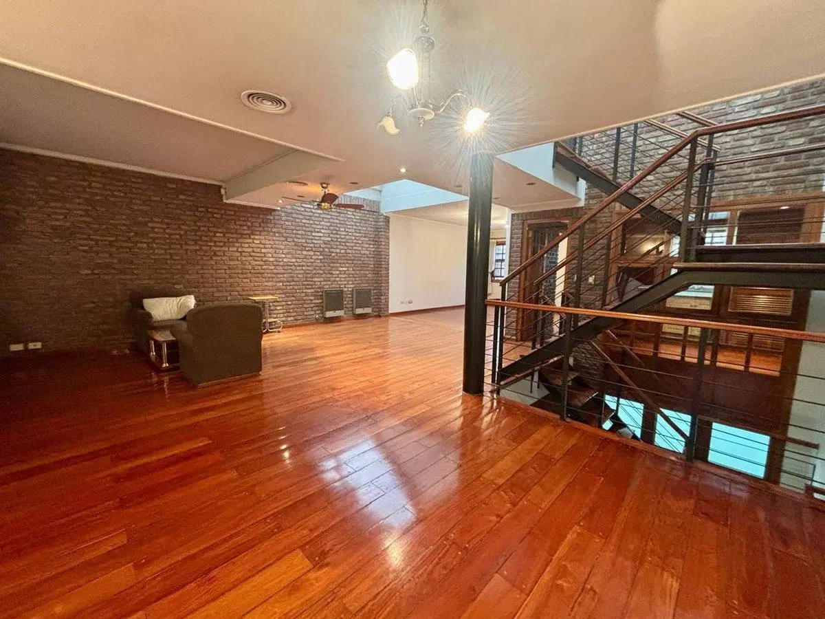 CASA EN VENTA 3 DORMITORIOS + ESTUDIO PATIO ABASTO 2