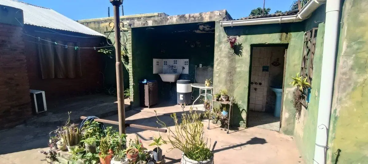 VENTA CASA DOS DORMITORIOS TIRO SUIZO COCHERA 2