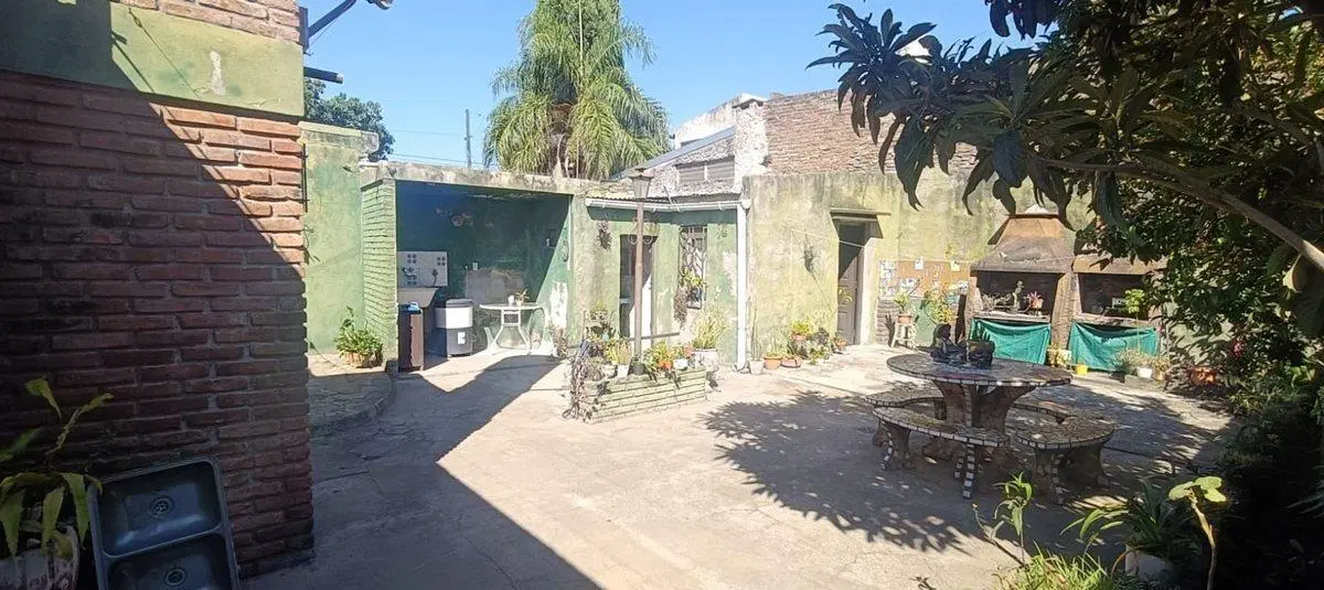 VENTA CASA DOS DORMITORIOS TIRO SUIZO COCHERA 5