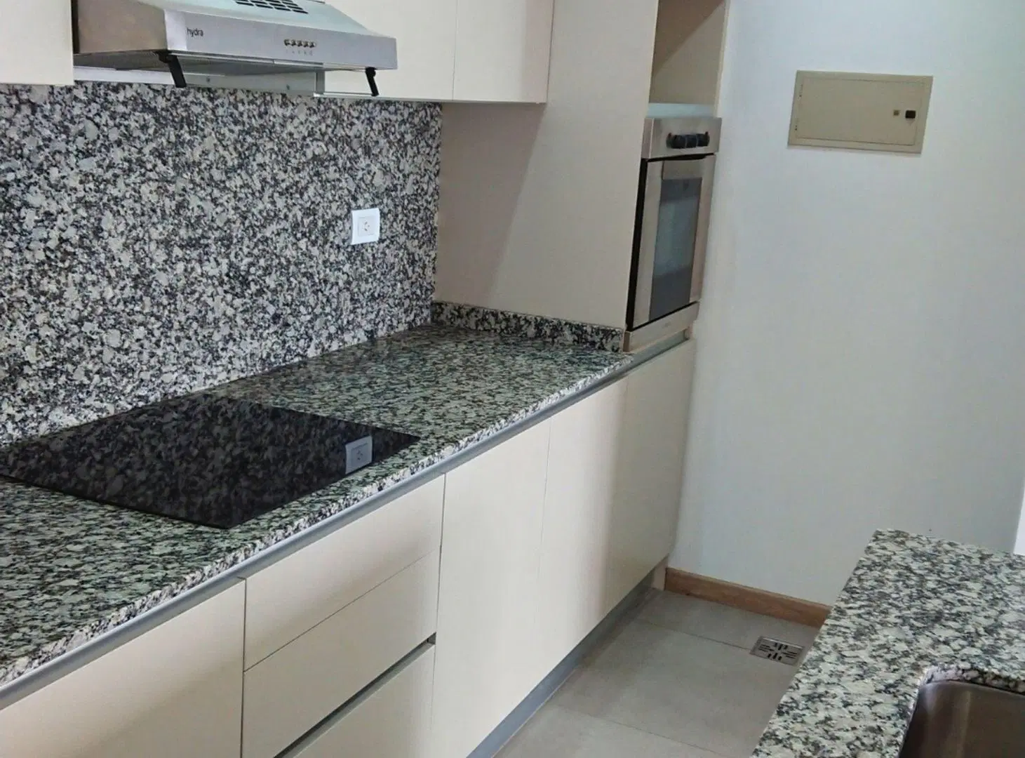 ALQUILER UN DORMITORIO CON COCHERA - BAIGORRIA 5