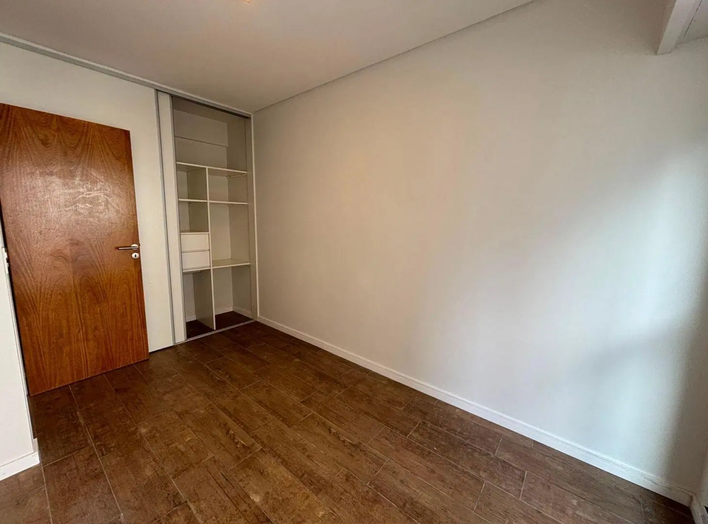 Venta departamento 2 dormitorios centro rio 8