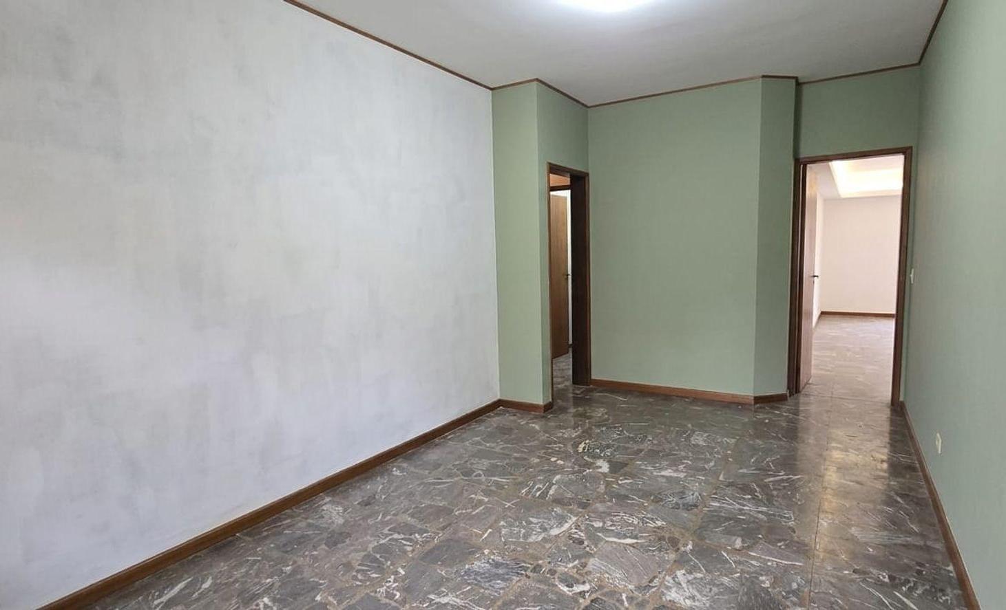 Venta Casa 4 dormitorios cochera y patio Echesortu