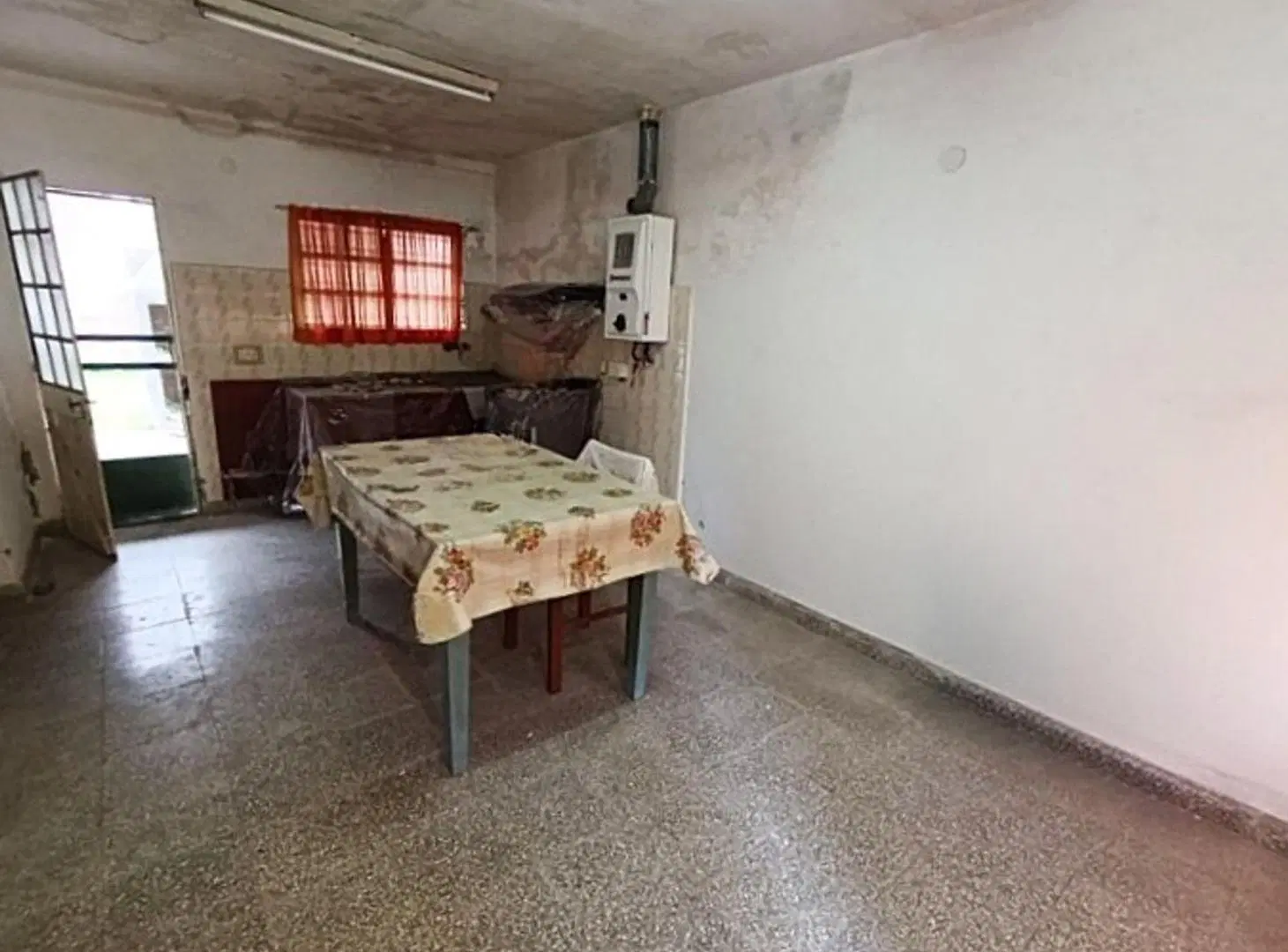 VENTA CASA 1 DORMITORIO JARDÍN V.G GALVEZ 4