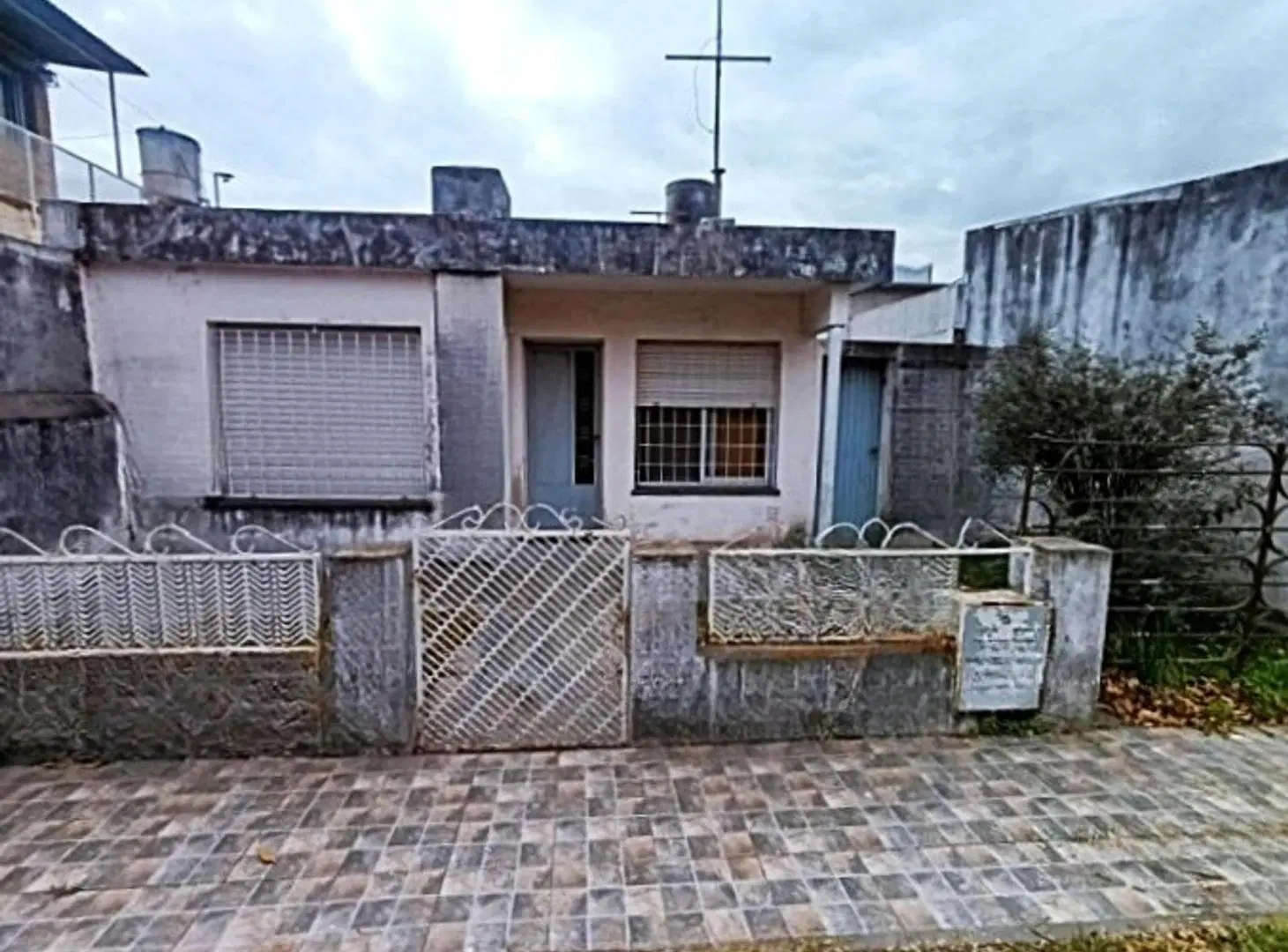 VENTA CASA 1 DORMITORIO JARDÍN V.G GALVEZ 5