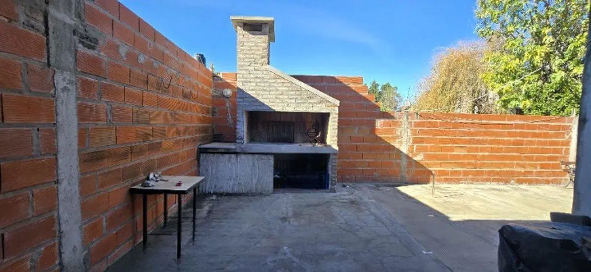 Venta Casa 1 dormitorio, parque Barrio Los Pinos 1 3