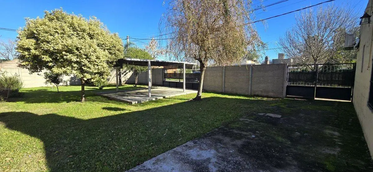 Venta Casa 1 dormitorio, parque Barrio Los Pinos 1 5