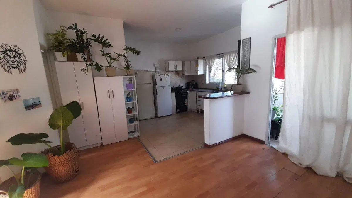 VENTA CASA EN PLANTA ALTA- CINCO ESQUINAS- 5