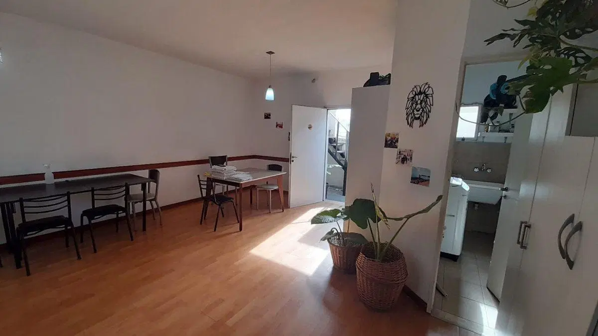 VENTA CASA EN PLANTA ALTA- CINCO ESQUINAS- 4