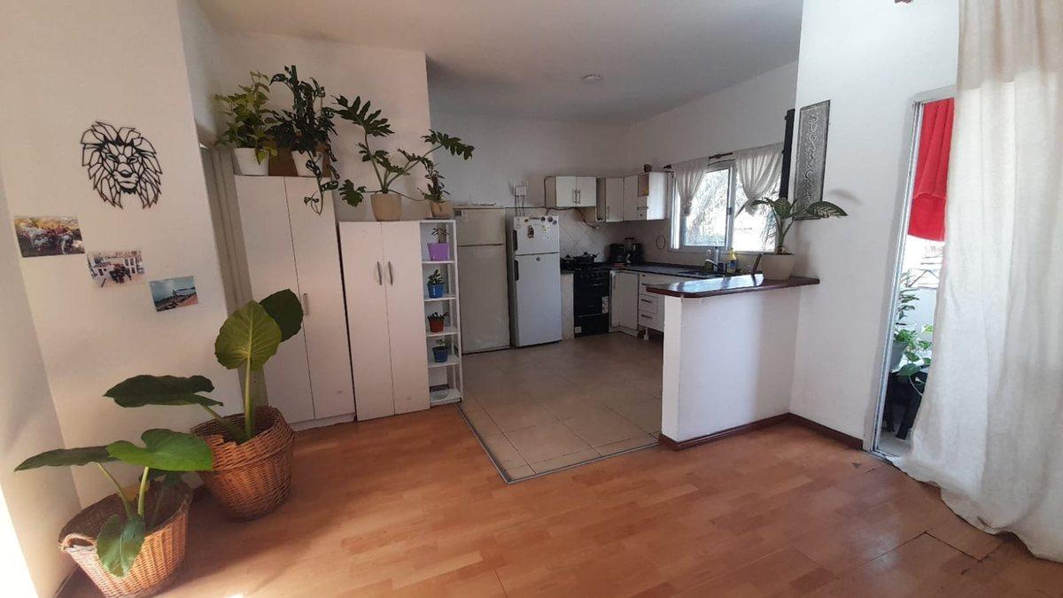 Foto de VENTA CASA EN PLANTA ALTA- CINCO ESQUINAS-, imagen 2